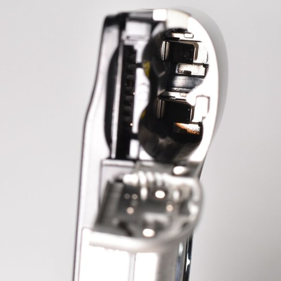 Nikon COOLPIX L27 Digital Camera 16.1MP 5x Optical Zoom HD Video 32GB SD - Picture 7 of 16